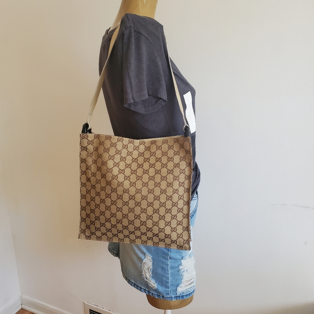 GUCCI Canvas Eclipse Shoulder Bag